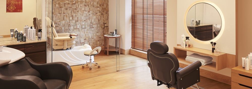 Taj Swarna, Amritsar Hotell Exteriör bild A treatment room at the Harley Street Clinic