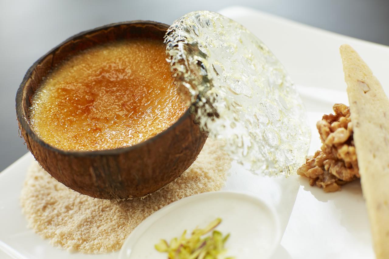 Taj Swarna, Amritsar Hotell Exteriör bild A crème brûlée