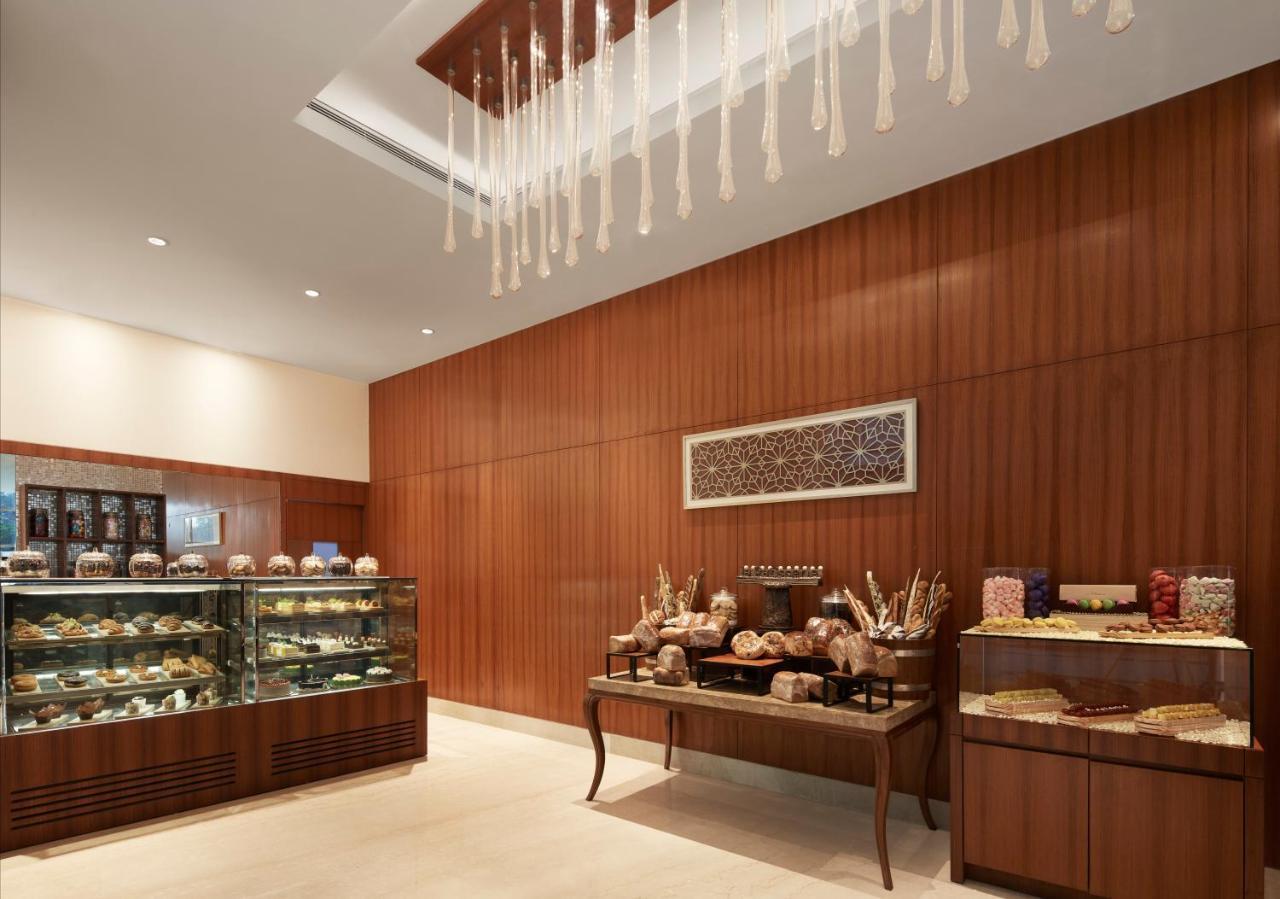 Taj Swarna, Amritsar Hotell Exteriör bild The Pastry Shop