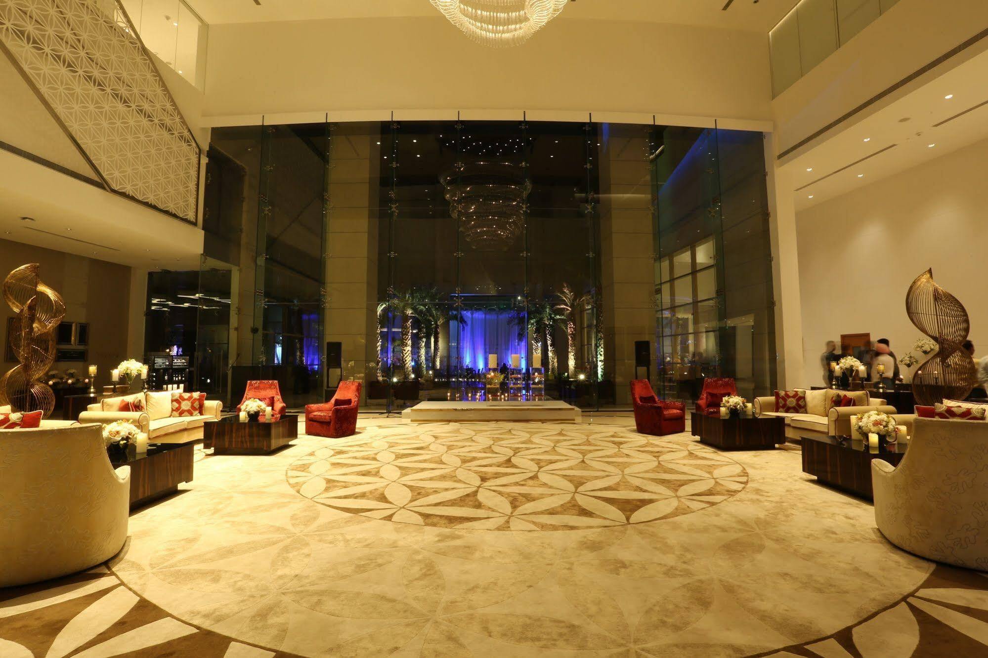 Taj Swarna, Amritsar Hotell Exteriör bild The lobby of the hotel