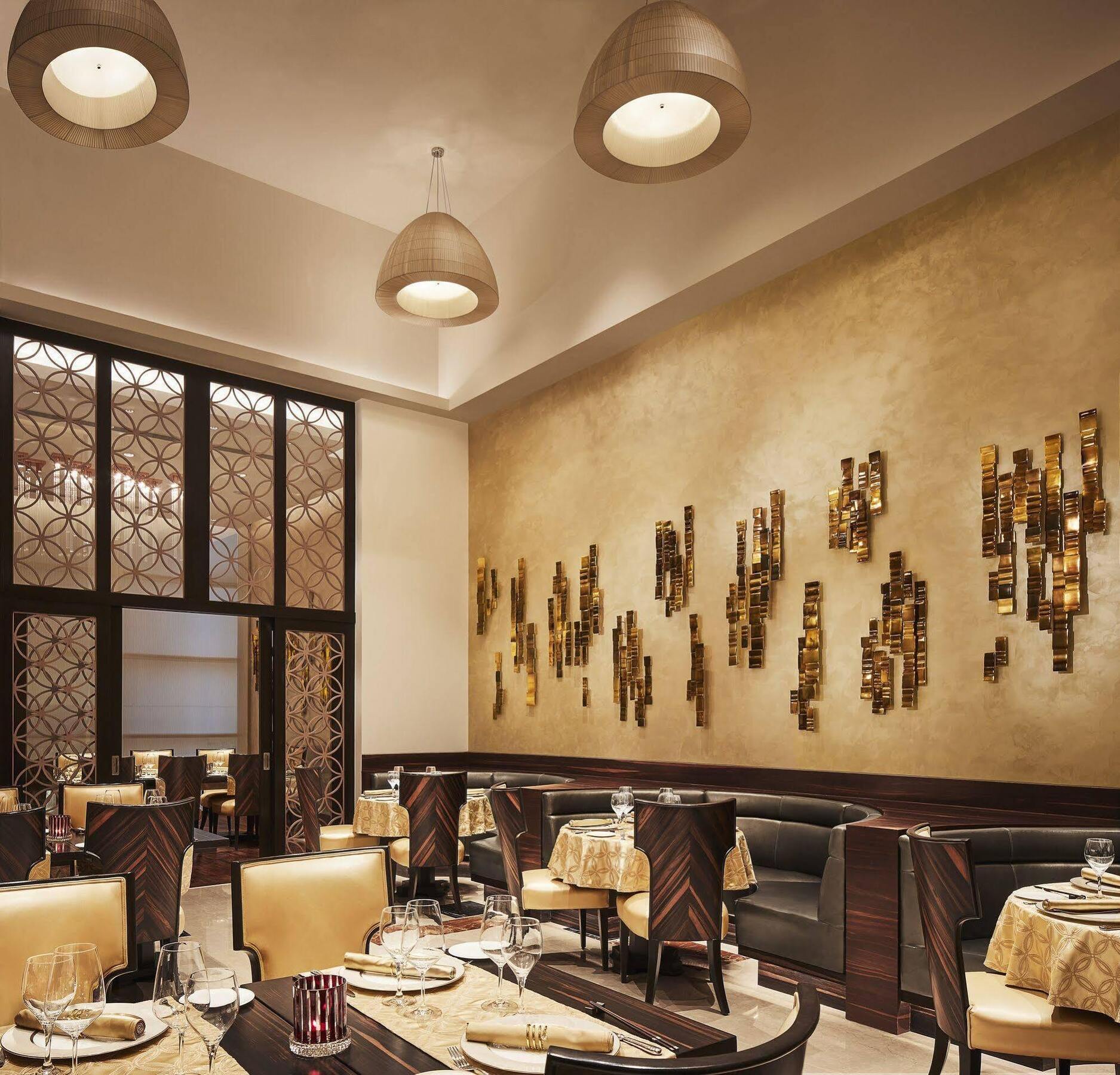 Taj Swarna, Amritsar Hotell Exteriör bild Interior of the restaurant