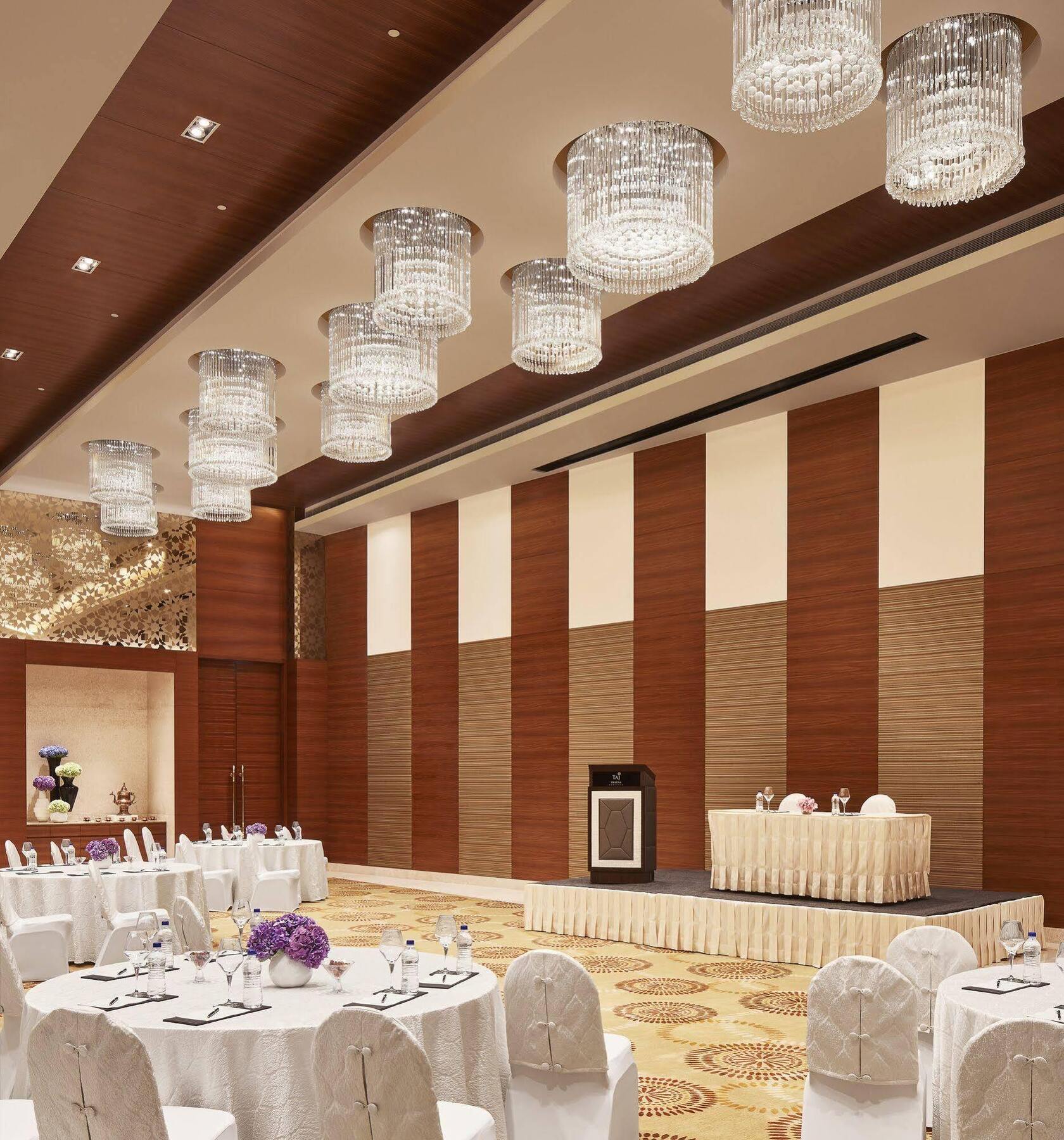 Taj Swarna, Amritsar Hotell Exteriör bild The Royal Ballroom