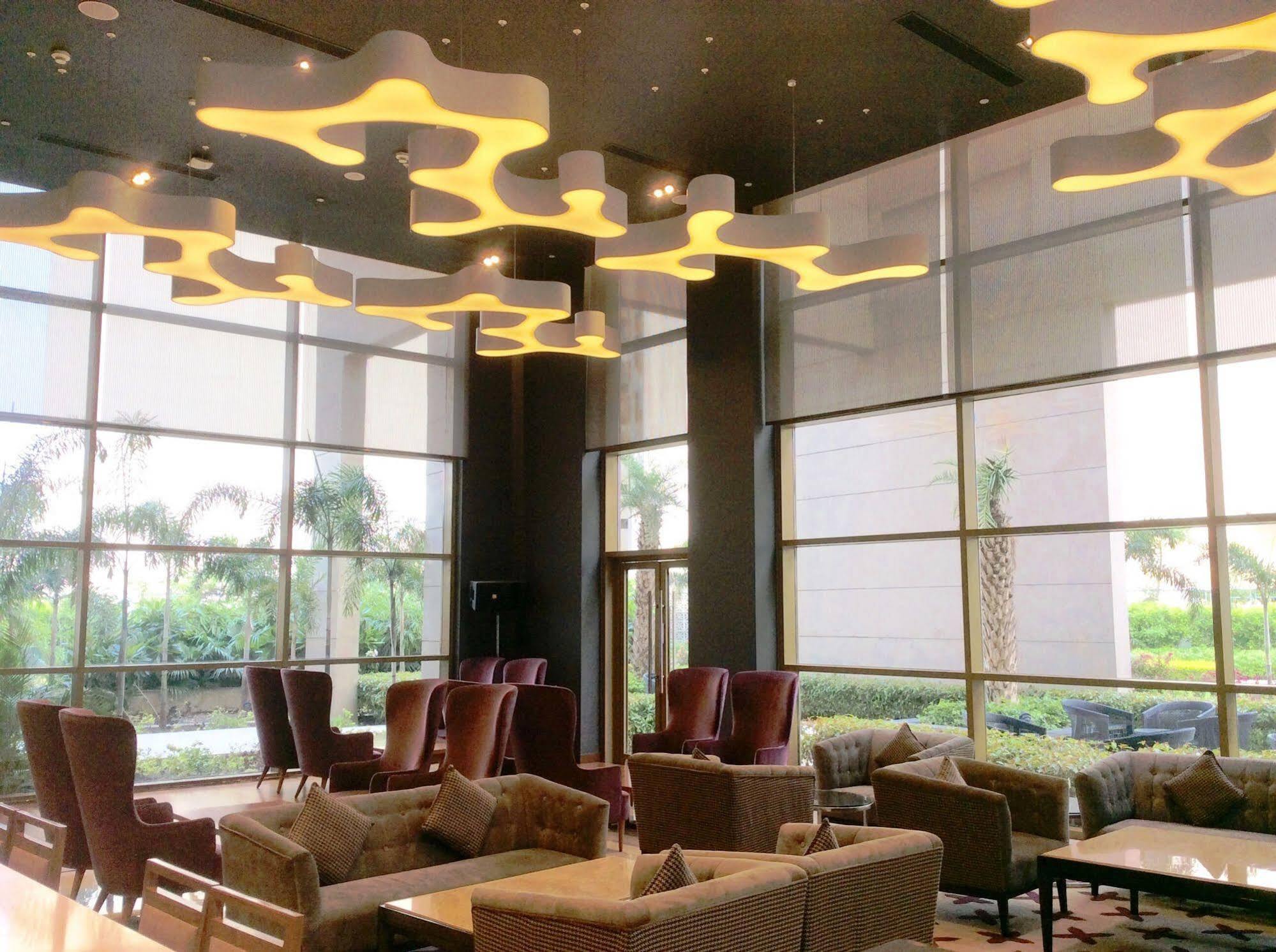 Taj Swarna, Amritsar Hotell Exteriör bild The lobby of the hotel