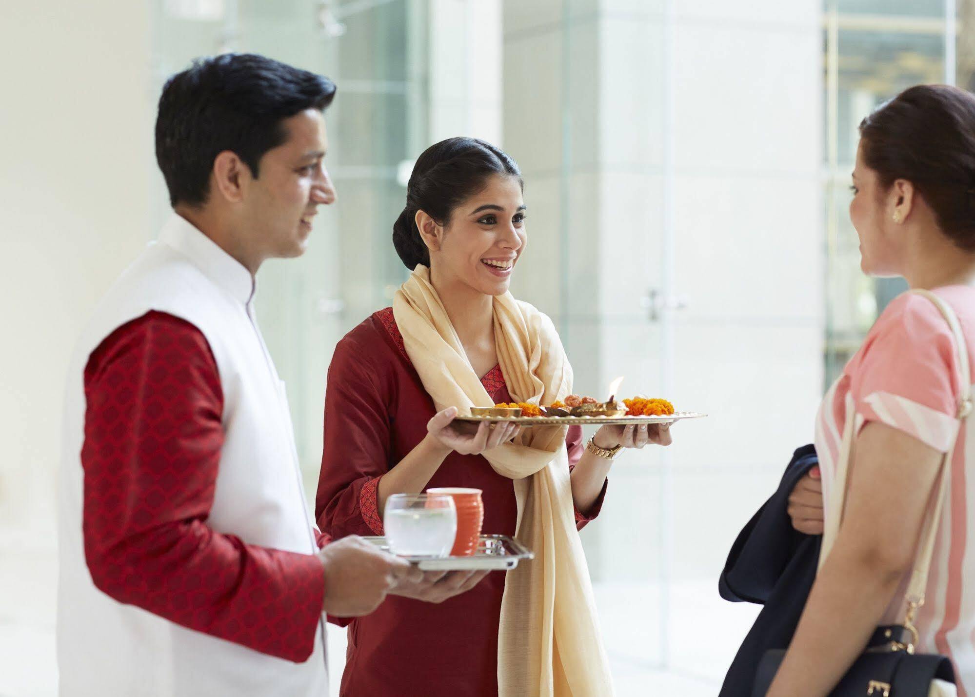 Taj Swarna, Amritsar Hotell Exteriör bild Indian people greeting each other