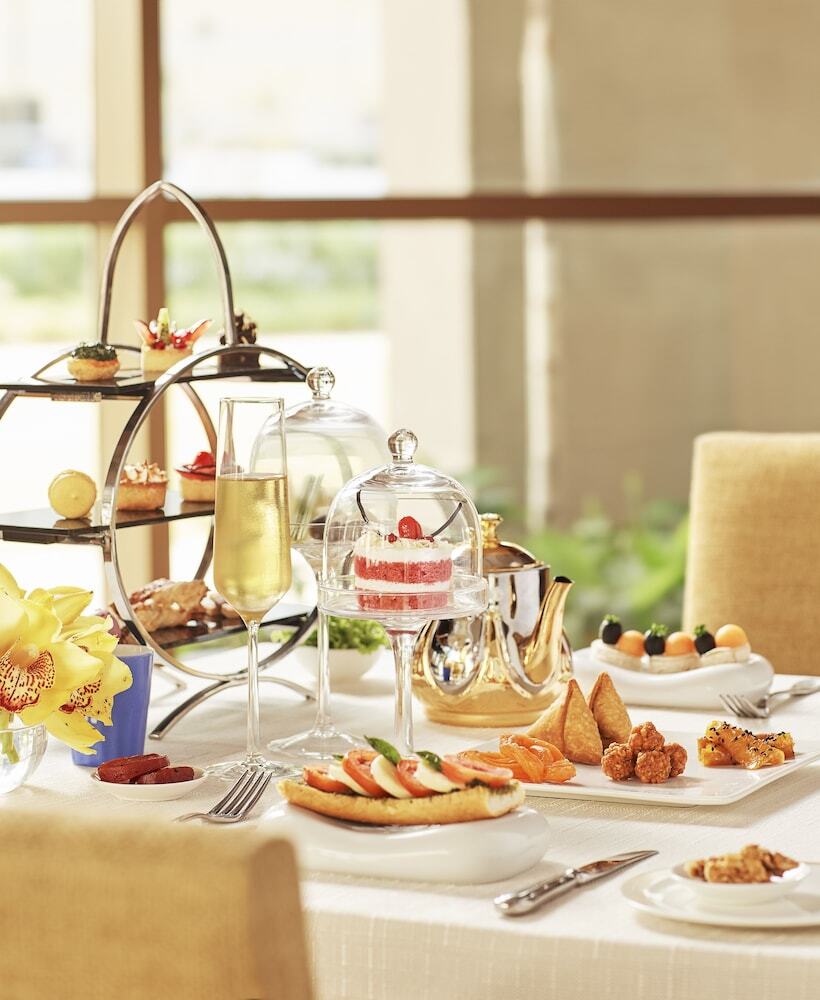 Taj Swarna, Amritsar Hotell Exteriör bild Afternoon tea at the Taj Mahal Palace, Mumbai
